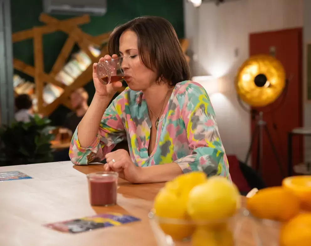 <p>Nekonečný seriál Ulice sleduje dramatické osudy několika spřátelených rodin</p>
