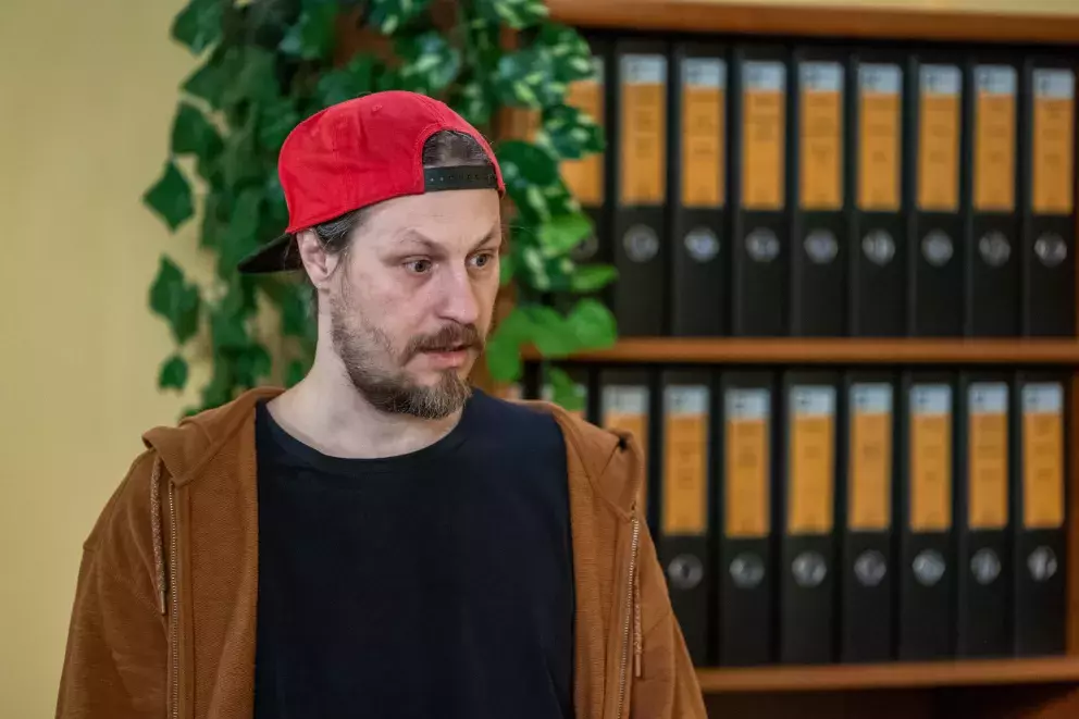 <p>Nekonečný seriál Ulice sleduje dramatické osudy několika spřátelených rodin</p>
