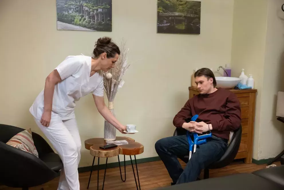 <p>Nekonečný seriál Ulice sleduje dramatické osudy několika spřátelených rodin</p>
