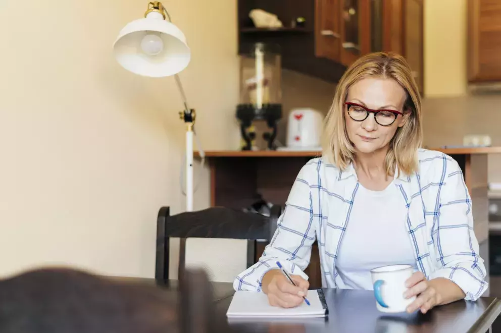 <p>Své dceři se proto rozhodla napsat dopis a vysvětlit jí, jak celou situaci vidí ona. Ze svého pohledu. Bude to stačit?</p>
