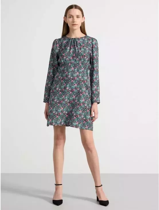 Nejkrásnější podzimní šaty pro ženy 30+