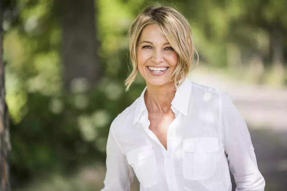 <p>Vidíte? I polodlouhé vlasy jsou šik a zejména citlivé promelírování jim dodá švih a živost. </p>
