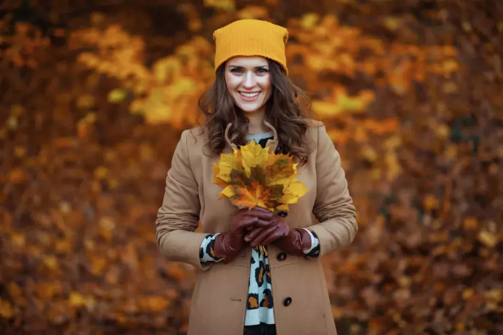 <p>Letos jsou IN moderní prvky, jako jsou vyšší límce a asymetrické detaily, což z kabátů činí ideální volbu pro všechny, kdo chtějí zůstat trendy.</p>
