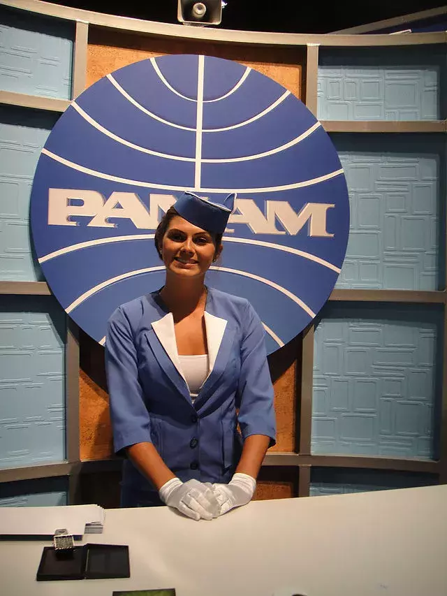 <p>Letuška společnosti Pan Am</p>
