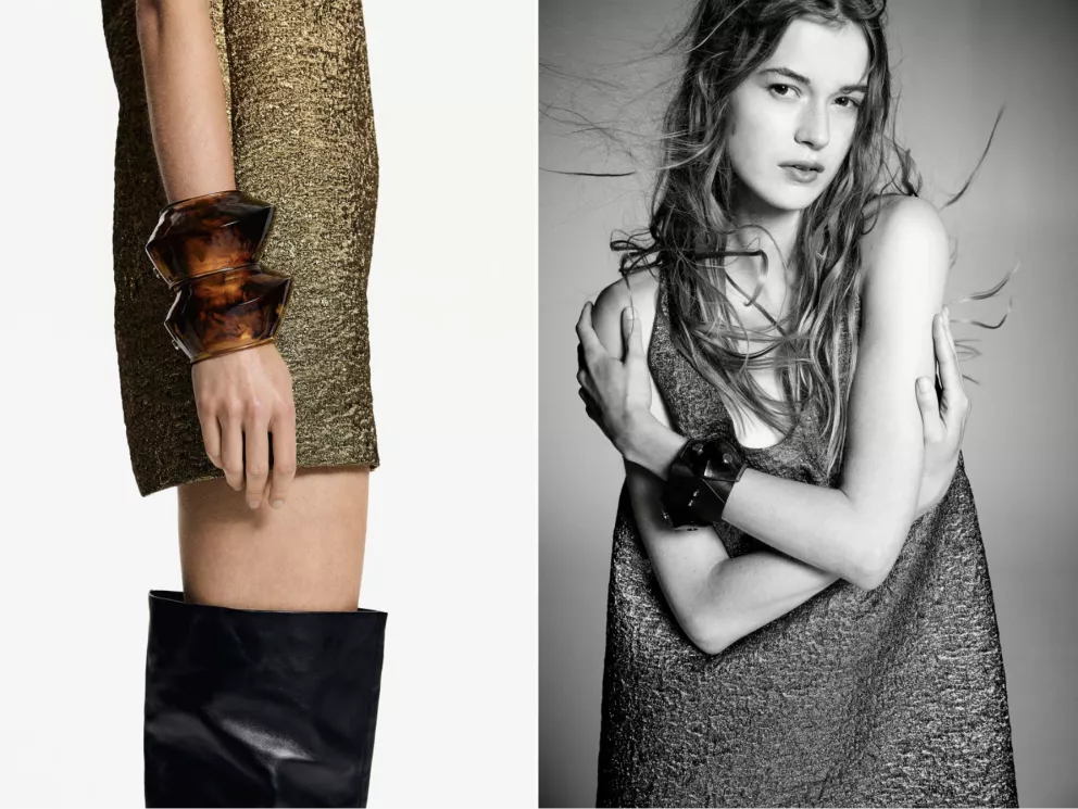 Pevný náramek s mramorováním, H&M, 1 199 Kč