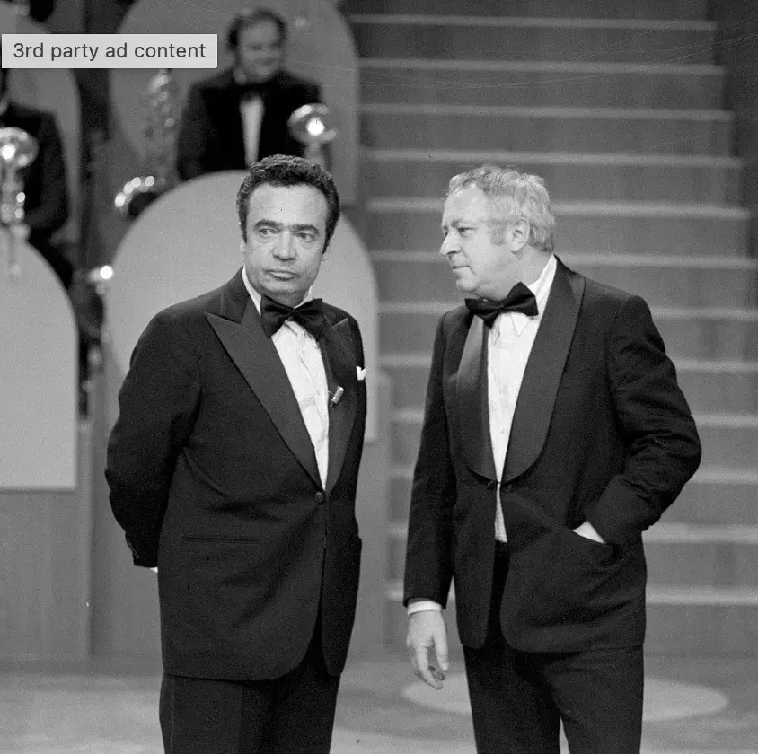 <p>S dalším nezapomenutelným přítelem, hercem Miroslavem Horníčkem, společně uváděli mnohé zábavné show</p>
