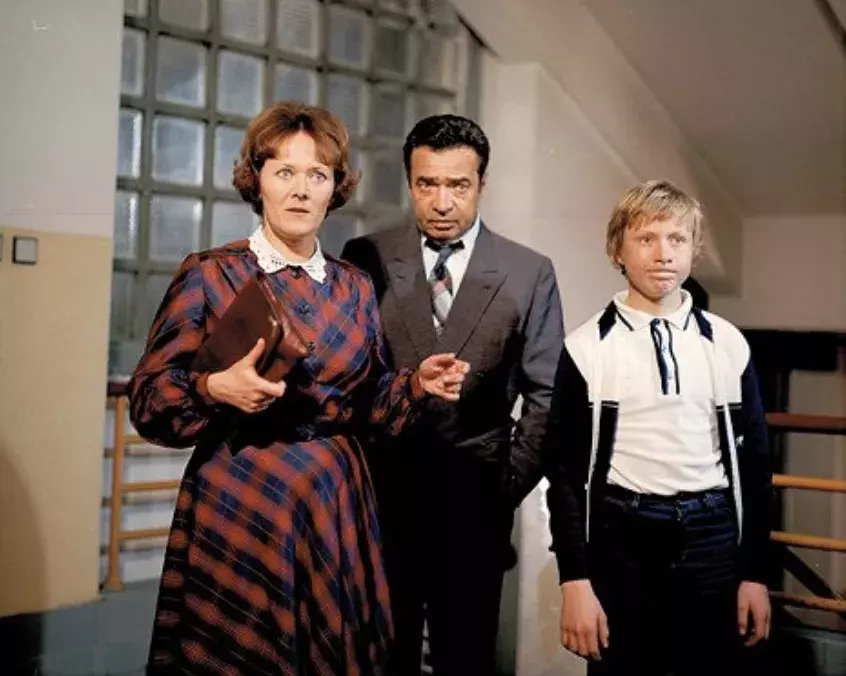 <p>Menšík ztvárnil mnohé role v seriálech a pohádkách pro děti. Zde fotografie z Létajícího Čestmíra</p>
