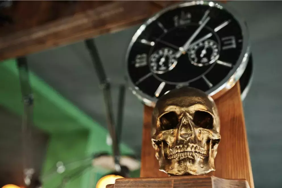 <p>Halloweenské dekorace jsou plné lebek a symbolů z jiného světa.</p>
