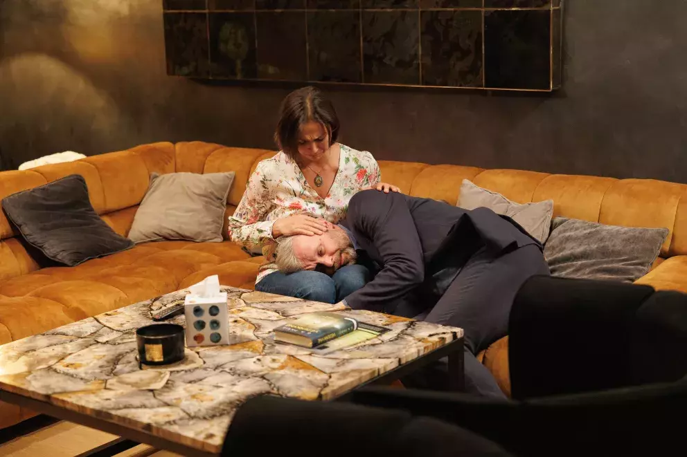 <p>Nekonečný seriál Ulice sleduje dramatické osudy několika rodin žijících v sousedství</p>
