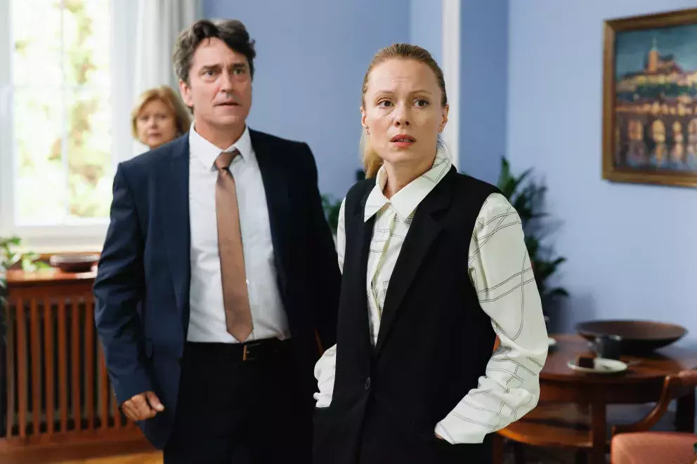 <p>Nekonečný seriál Ulice sleduje dramatické osudy několika rodin žijících v sousedství</p>
