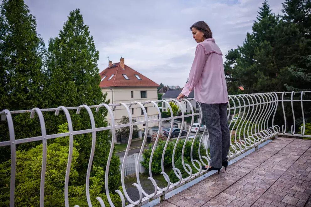 <p>Nekonečný seriál Ulice sleduje dramatické příběhy několika rodin v sousedství</p>
