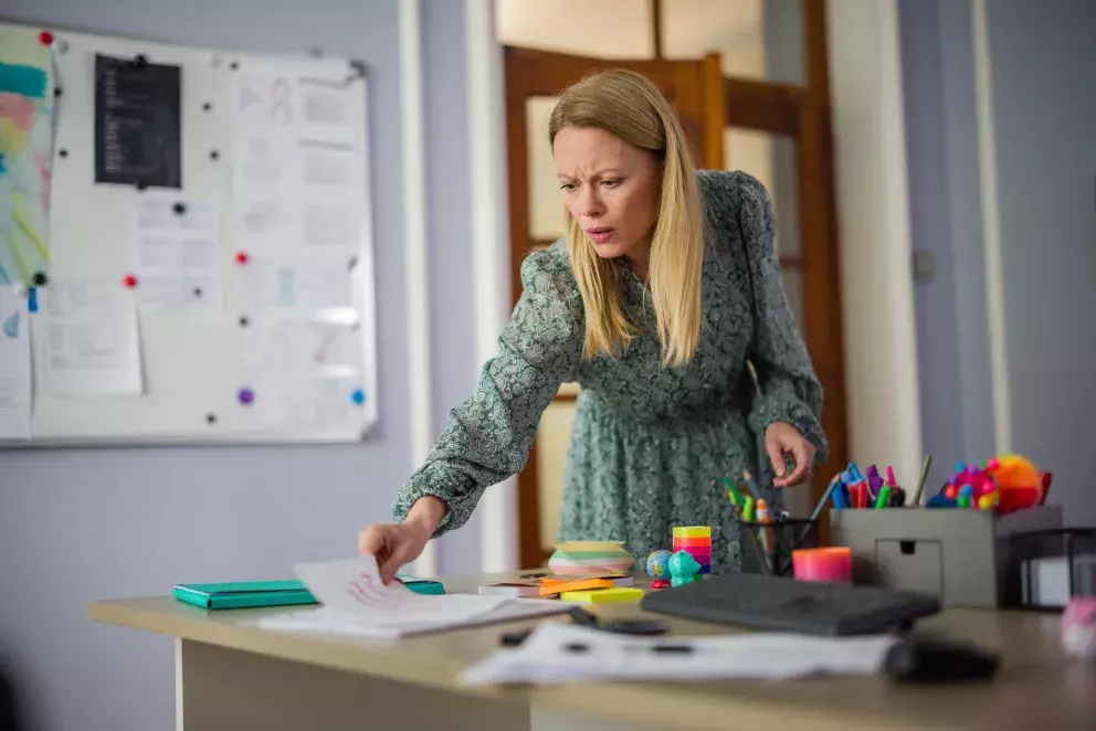 <p>Nekonečný seriál Ulice sleduje dramatické příběhy několika rodin v sousedství</p>
