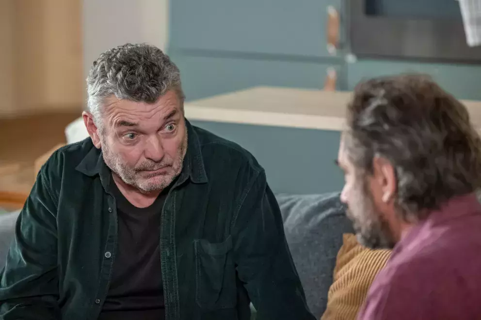 <p>Nekonečný seriál Ulice sleduje dramatické příběhy několika rodin v sousedství</p>
