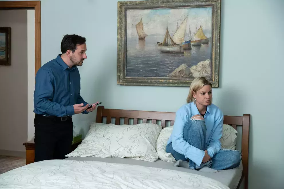 <p>Nekonečný seriál Ulice sleduje dramatické osudy několika rodin žijících v sousedství</p>
