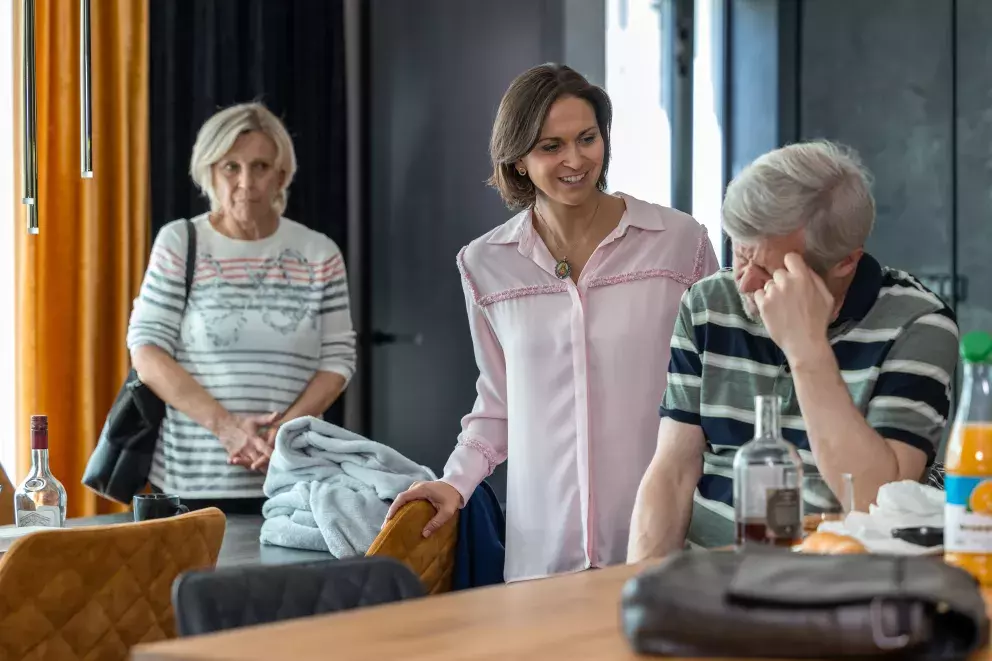 <p>Nekonečný seriál Ulice sleduje dramatické osudy několika rodin žijících v sousedství</p>
