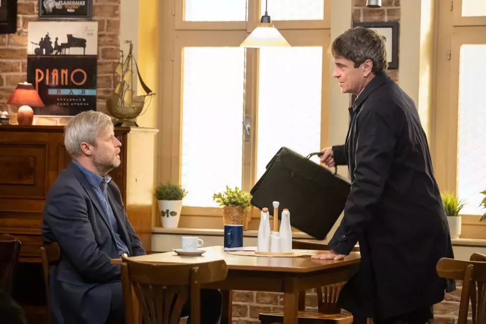 <p>Nekonečný seriál Ulice sleduje dramatické osudy několika rodin žijících v sousedství</p>
