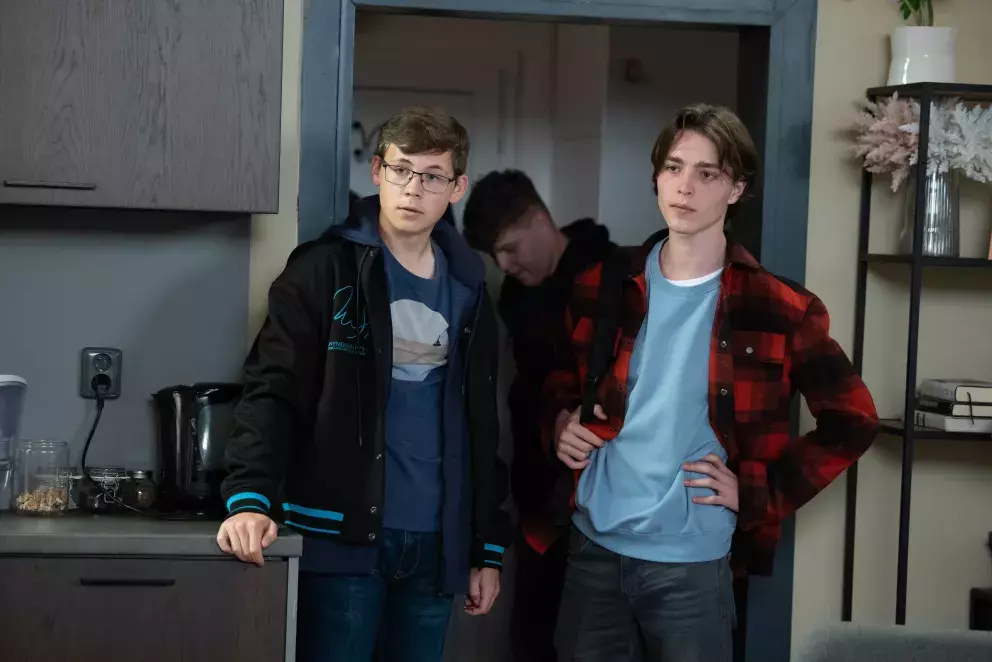 <p>Nekonečný seriál Ulice sleduje dramatické osudy několika rodin žijících v sousedství</p>
