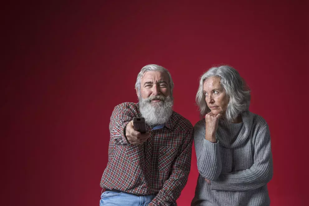 <p>Paní Anežka netuší, co má dělat. Její manžel, který byl vždycky klidný a pohodový člověk, se změnil jako mávnutím kouzelného proutku.</p>
