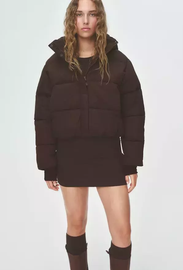 Vatovaná bunda s kapucí, H&M, 1 069 Kč
