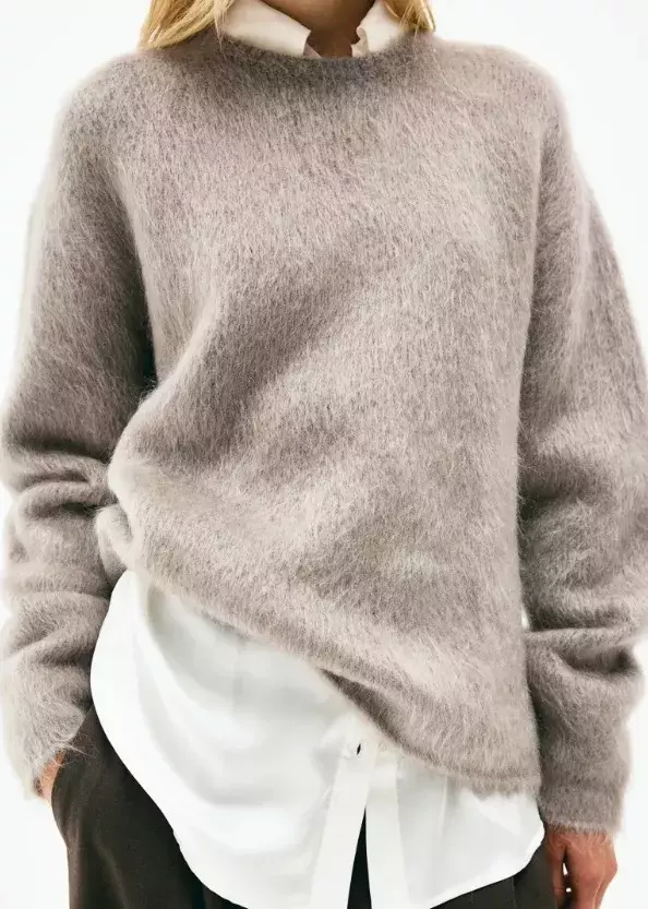 Svetr z mohérové směsi, H&M, 2 799 Kč