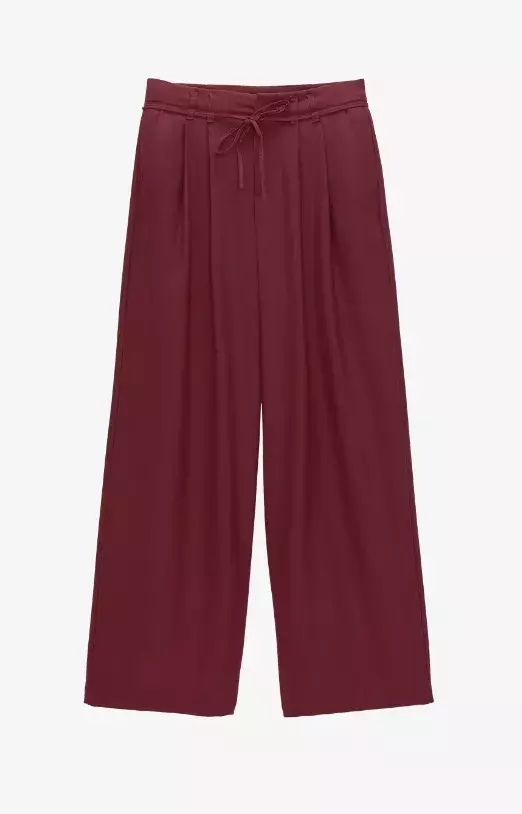 Tmavě červené kalhoty, PULL&BEAR, 849 Kč