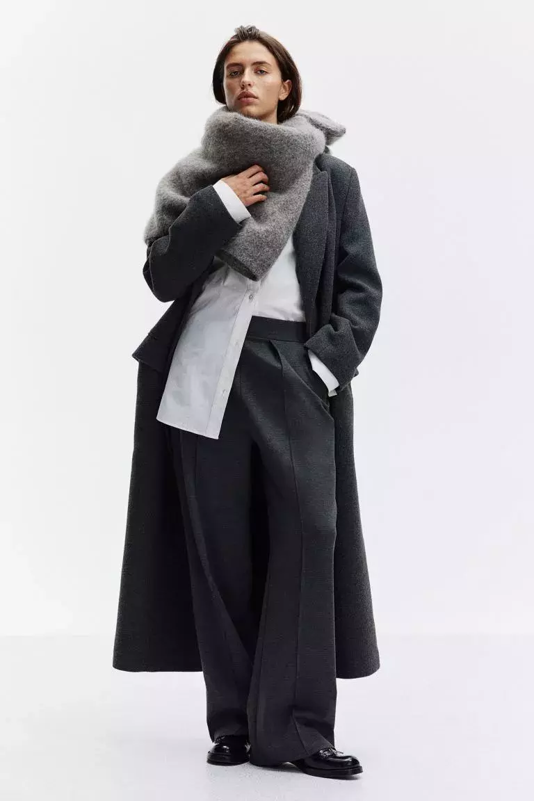 Elegantní kalhoty s vysokým pasem, H&M, 479 Kč