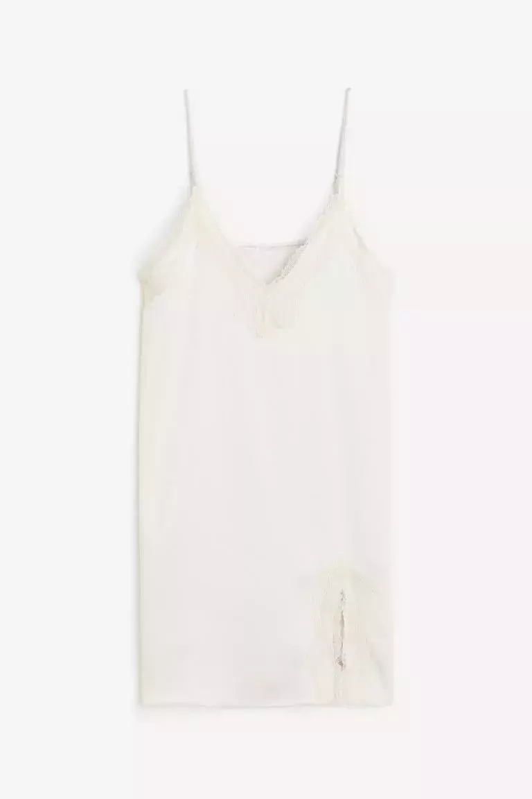  Saténová noční košilka s rozparkem, H&M, 749 Kč