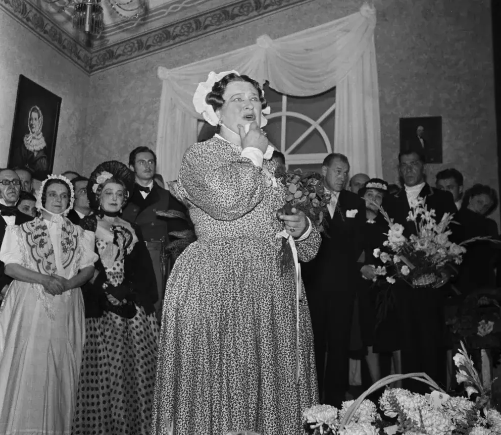 Herečka Růžena Nasková jako Magdalena Dobromila Rettigová ve stejnojmenné hře Aloise Jiráska.