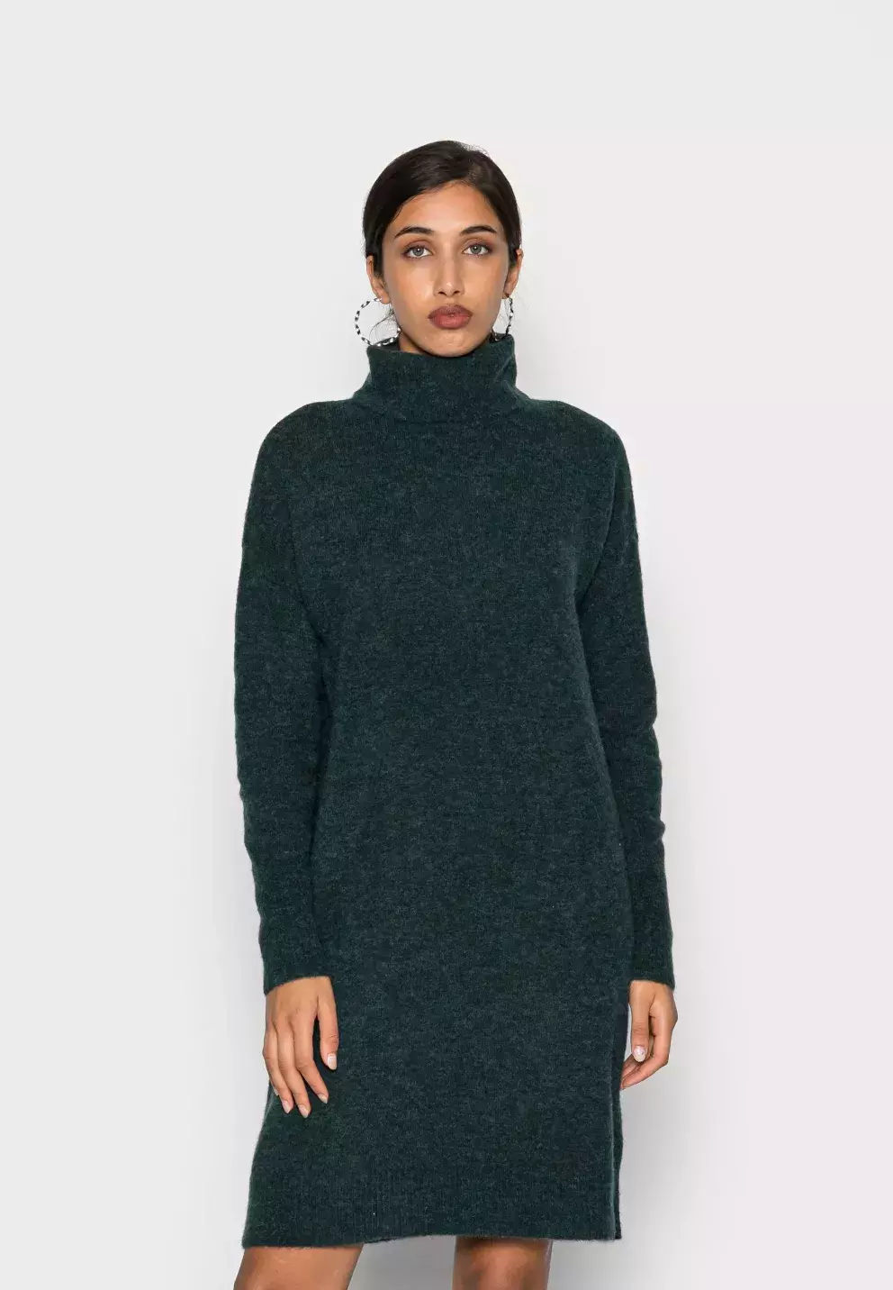 <p>Vero Moda 702 Kč</p>
