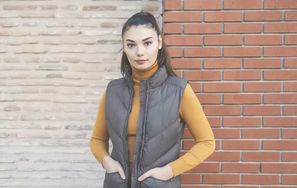 <p>Lehčí prošívané vesty sluší každé postavě</p>
