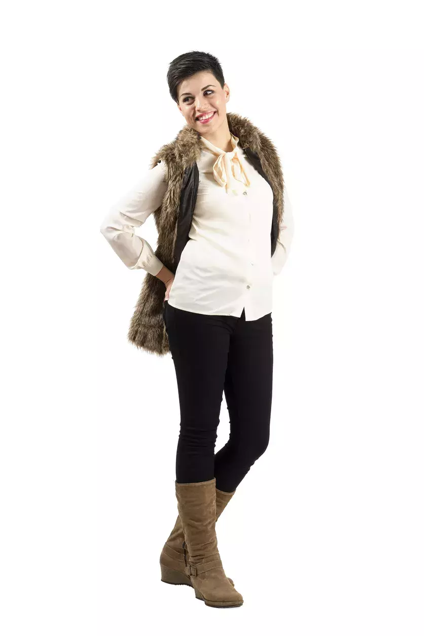 <p>Delší kožešinové vesty se hodí k tužkovým kalhotám i legínám a pěkně zvýrazní vaši siluetu</p>
