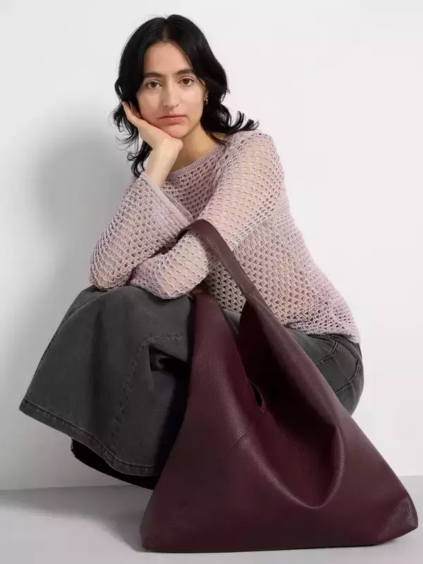 Vínová barva vládne podzimním trendům