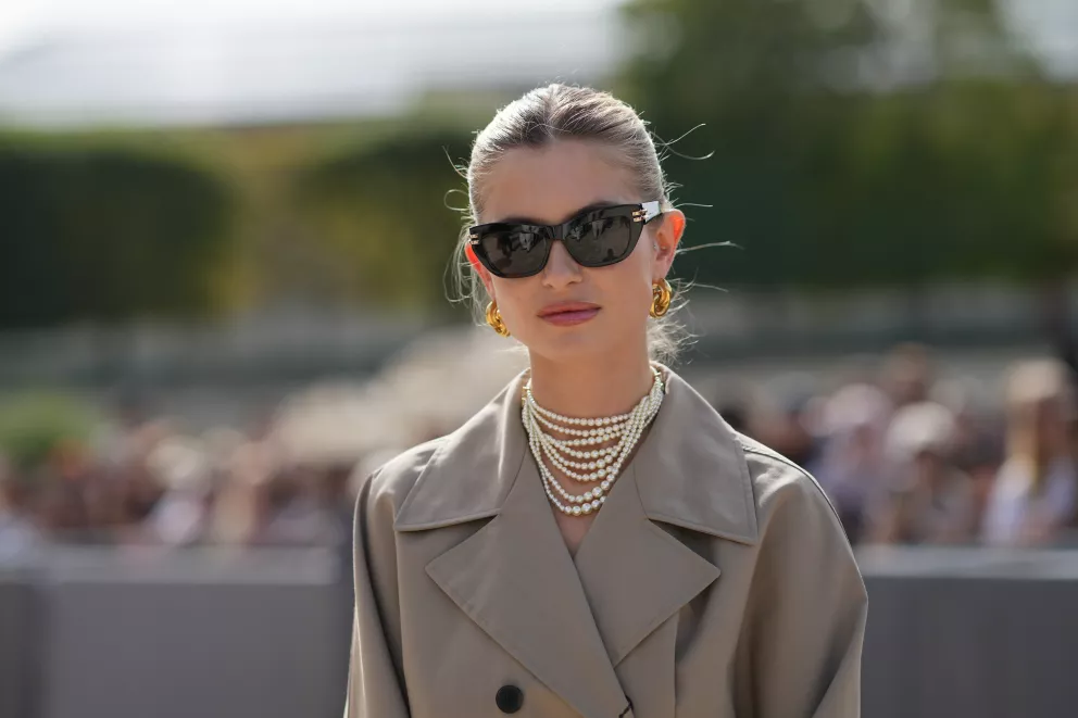 Xenia Adonts v nadčasové módě