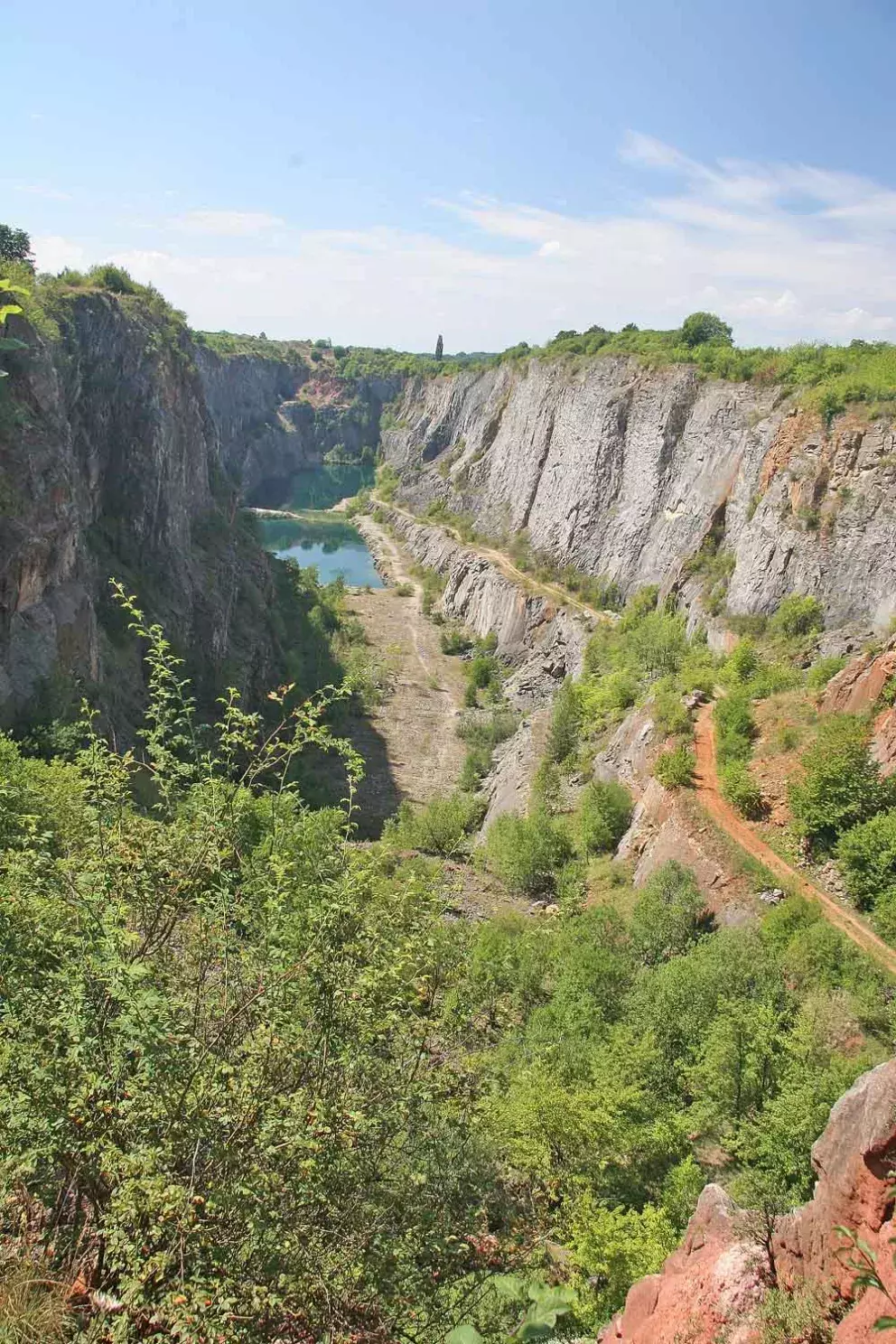 Lom Velká Amerika na Berounsku