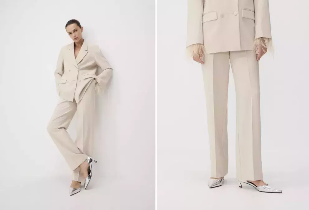 Kalhoty s nažehlenými puky, béžová, Reserved, 899 CZK