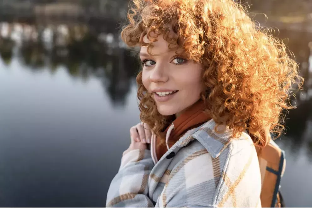 kudrnatý delší bob