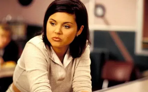 <p>Dnes se na seriál Beverly Hills 90210 koukáme s úsměvnou nostalgií, v 90. letech ale mnohým divákům změnil život</p>
