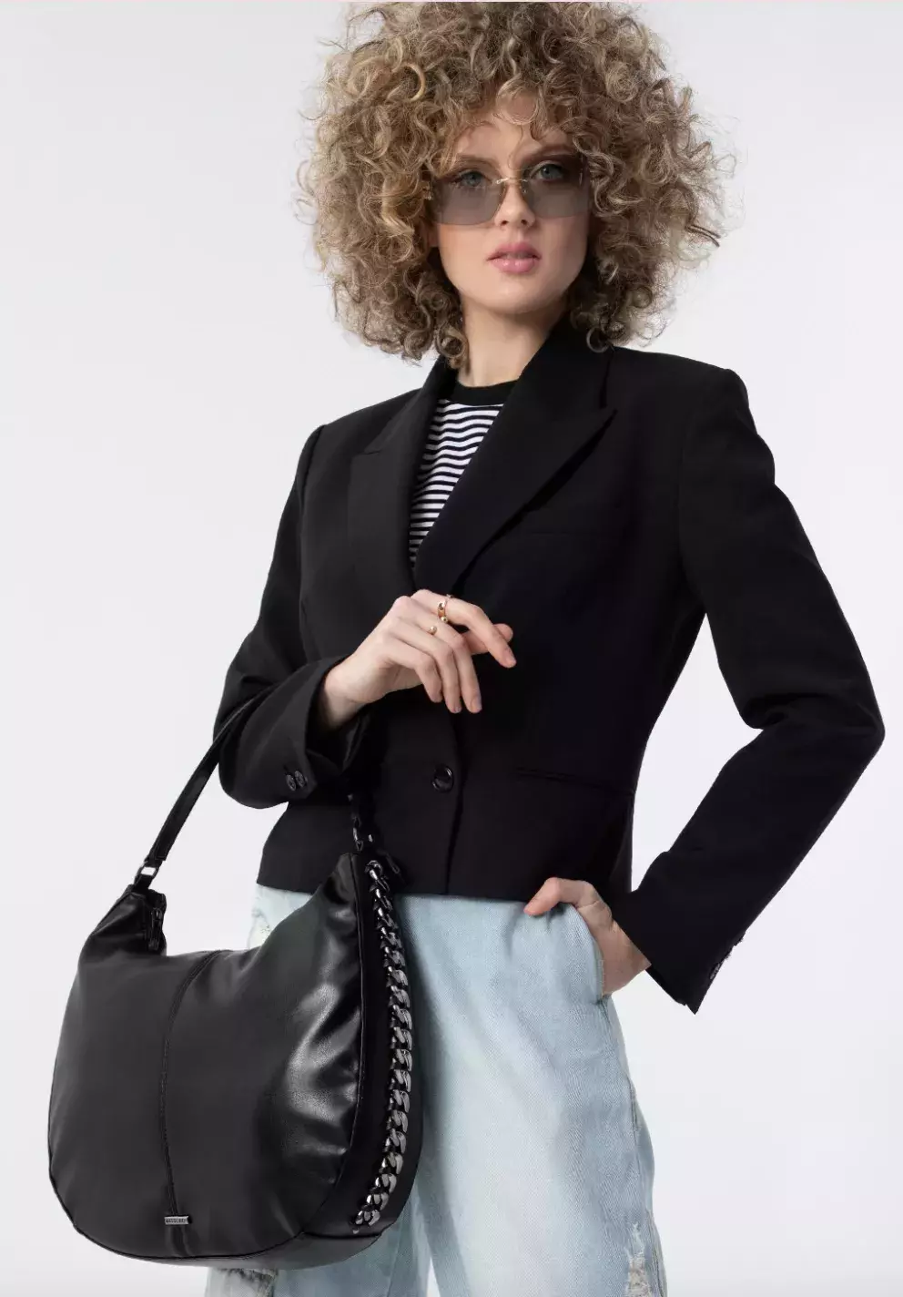 žena s hobo kabelou