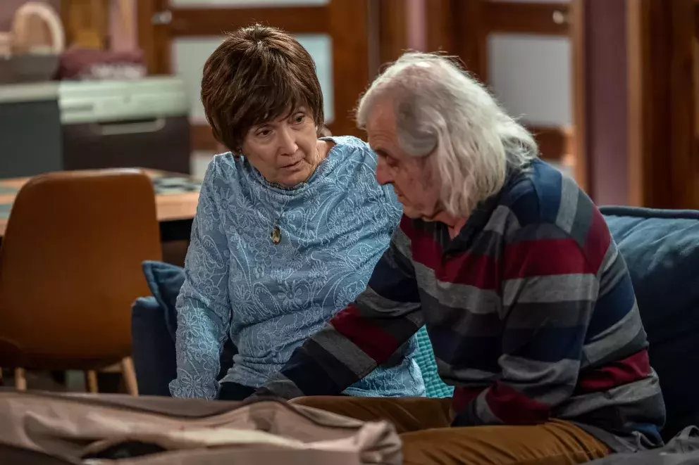 <p>Nekonečný seriál Ulice sleduje dramatické příběhy několika rodin žijících v sousedství</p>
