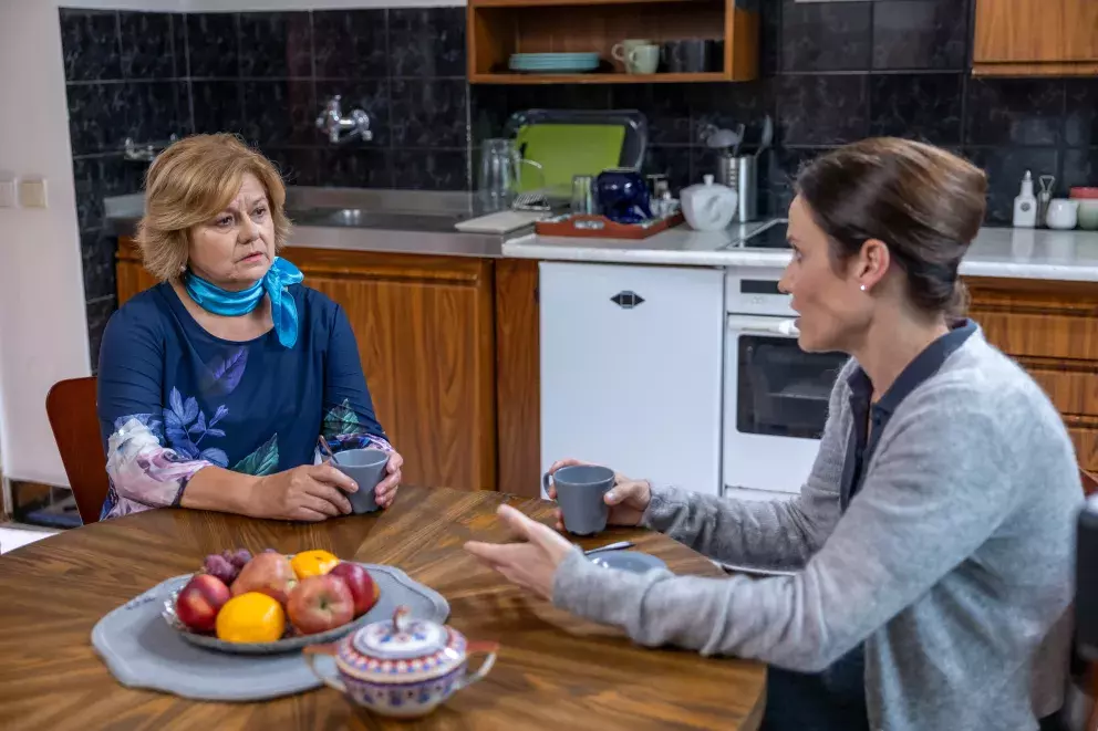 <p>Nekonečný seriál Ulice sleduje dramatické příběhy několika rodin žijících v sousedství</p>
