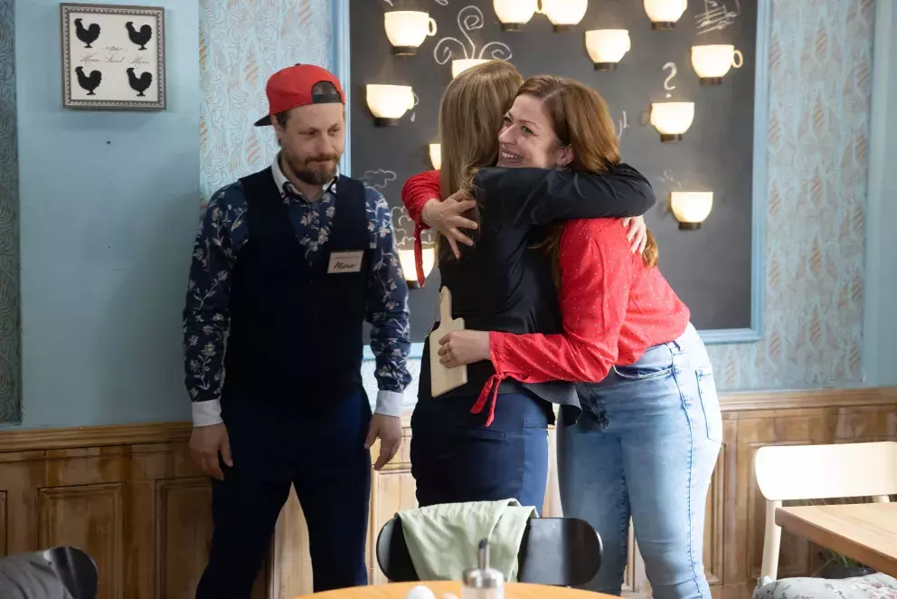 <p>Nekonečný seriál Ulice sleduje dramatické příběhy několika rodin žijících v sousedství</p>
