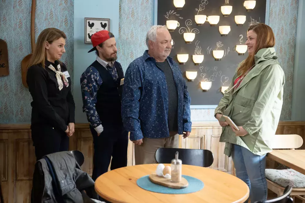 <p>Nekonečný seriál Ulice sleduje dramatické příběhy několika rodin žijících v sousedství</p>
