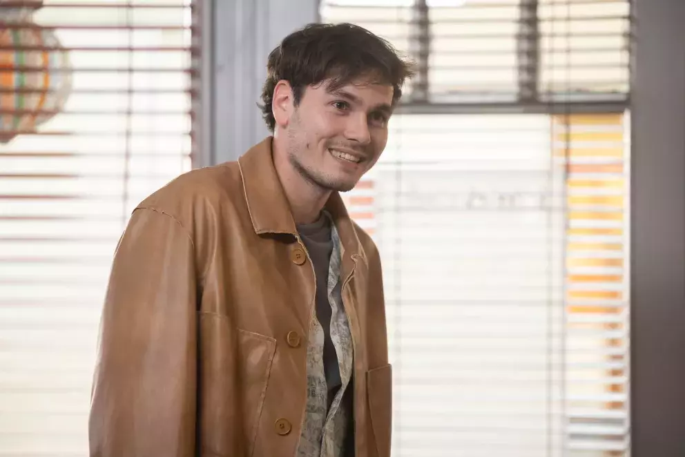 <p>Nekonečný seriál Ulice sleduje dramatické osudy několika rodin žijících v sousedství</p>
