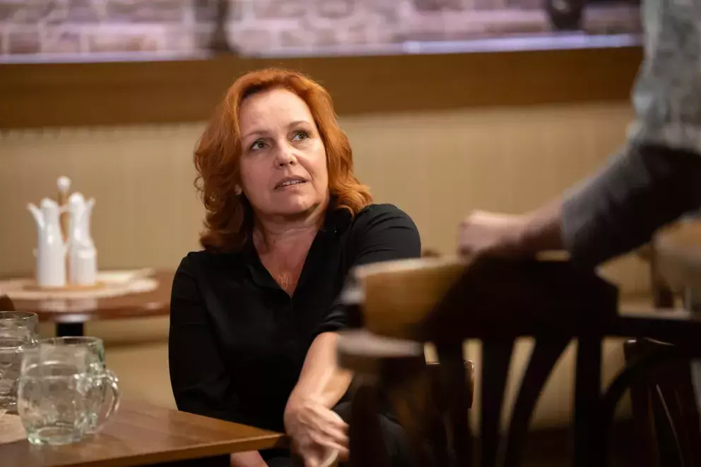 <p>Nekonečný seriál Ulice sleduje dramatické osudy několika rodin žijících v sousedství</p>
