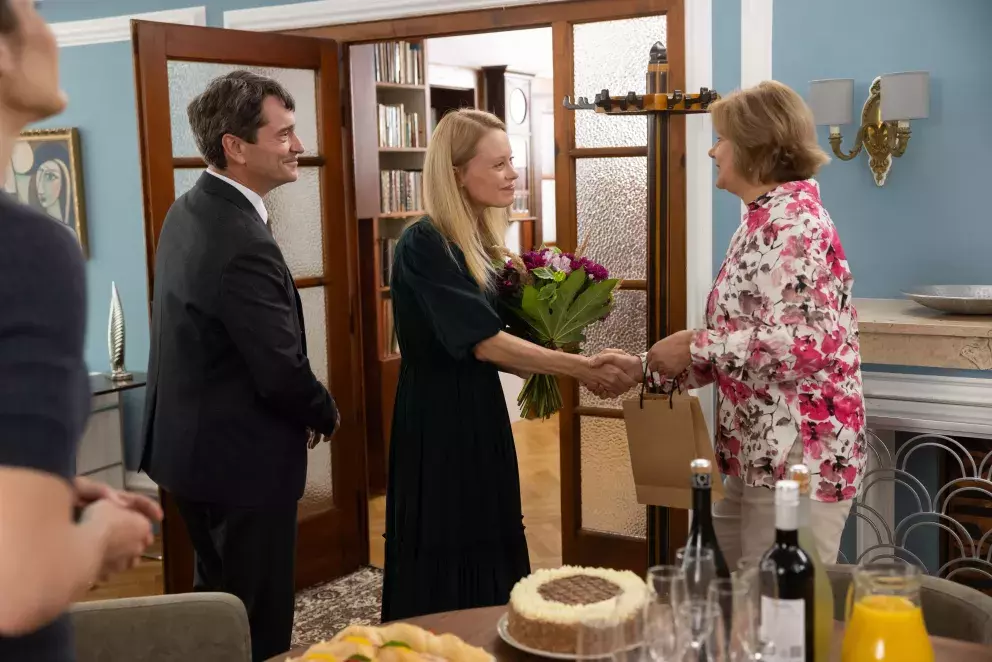 <p>Nekonečný seriál Ulice sleduje dramatické osudy několika rodin žijících v sousedství</p>
