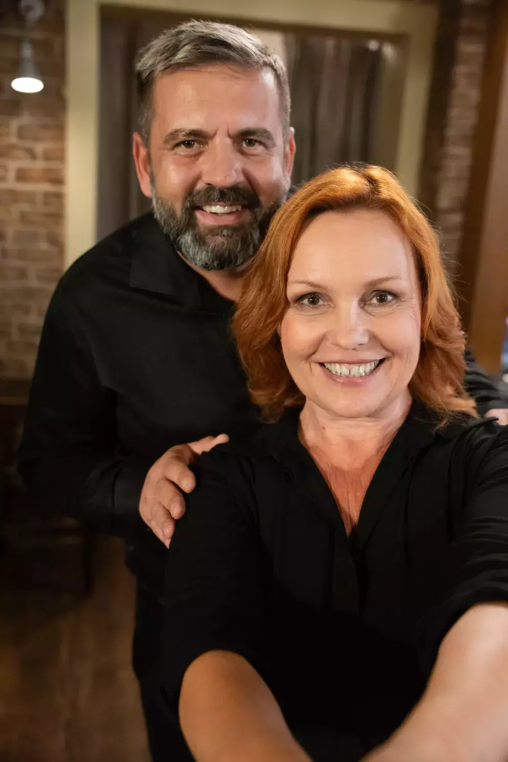 <p>Nekonečný seriál Ulice sleduje dramatické příběhy několika spřátelených rodin žijících v sousedství</p>
