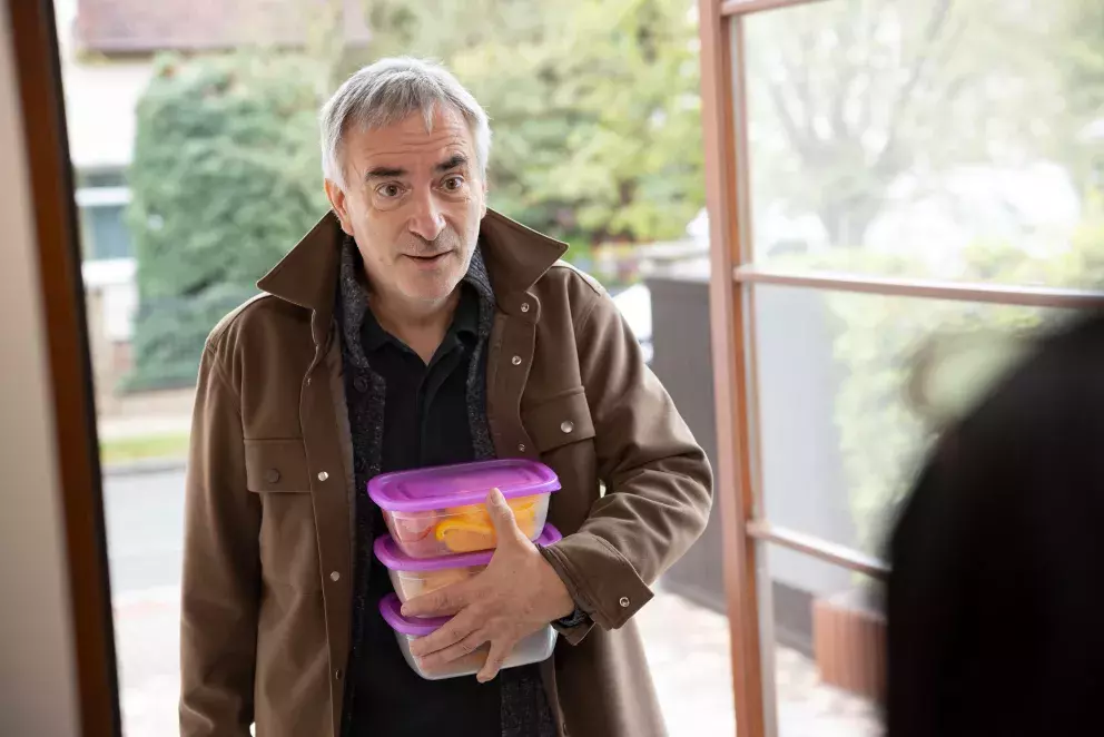 <p>Nekonečný seriál Ulice sleduje dramatické příběhy několika spřátelených rodin žijících v sousedství</p>
