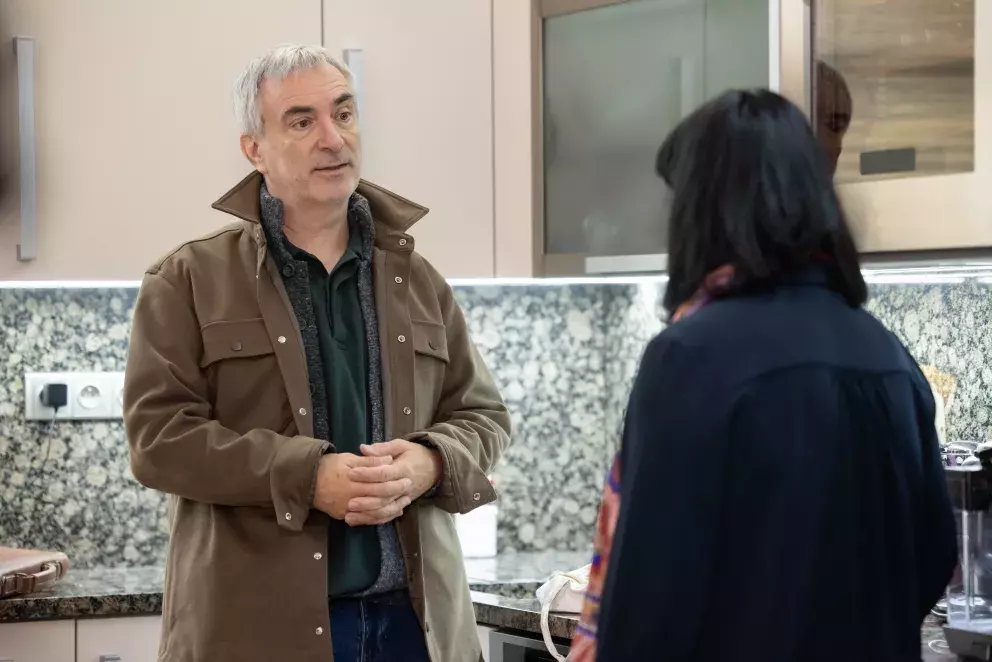 <p>Nekonečný seriál Ulice sleduje dramatické příběhy několika spřátelených rodin žijících v sousedství</p>
