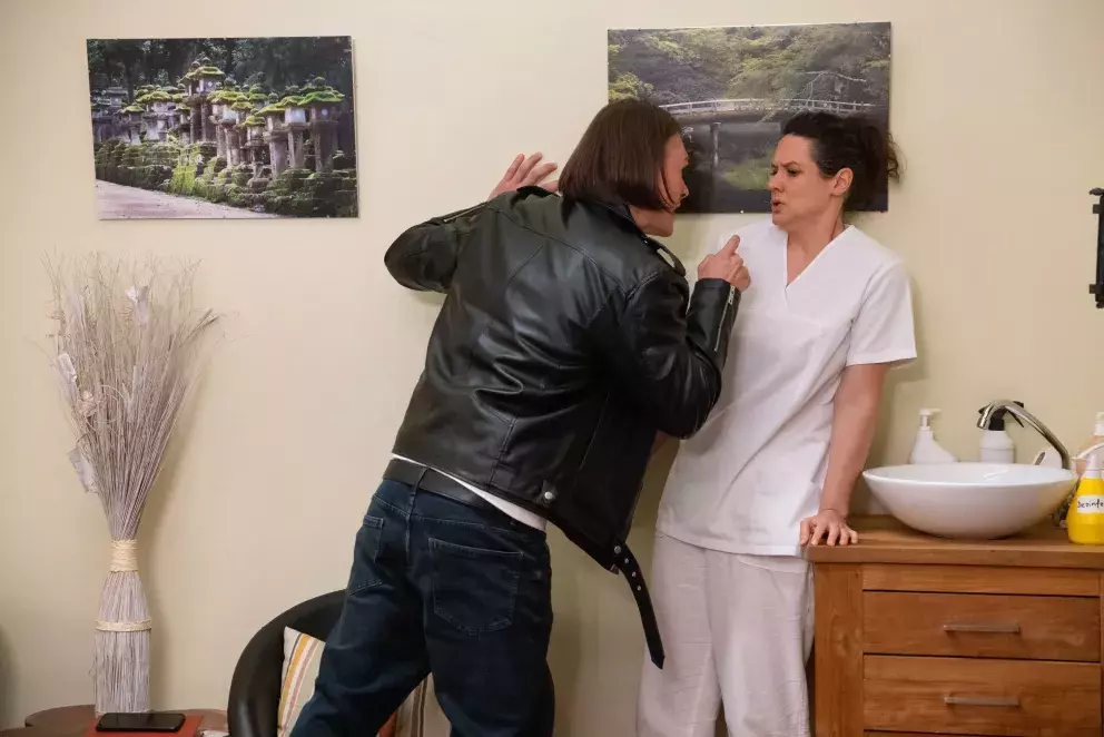 Foto 24 k článku Seriál Ulice: Nad Soňou se stahují mračna, zrada přijde i ze záhrobí a v roli advokátky se objeví šéfkuchařka Chili Ta 