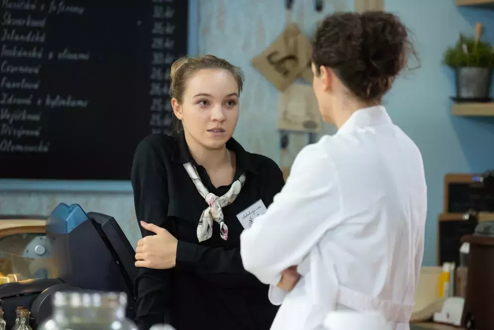 Foto 46 k článku Seriál Ulice: Nad Soňou se stahují mračna, zrada přijde i ze záhrobí a v roli advokátky se objeví šéfkuchařka Chili Ta 